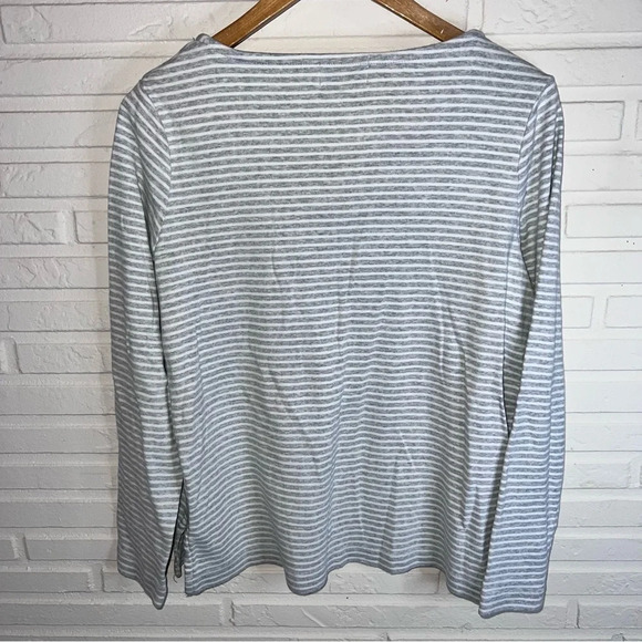 Vineyard Vines Cotton Gray and White Striped Long Sleeve Sweater, Size Medium - Picture 4 of 7
